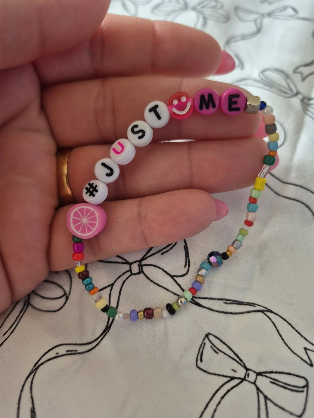 XPRESSIVE GURL Beaded Bracelet ☆ 100% Handmade, Lightweight Colorful Pendants